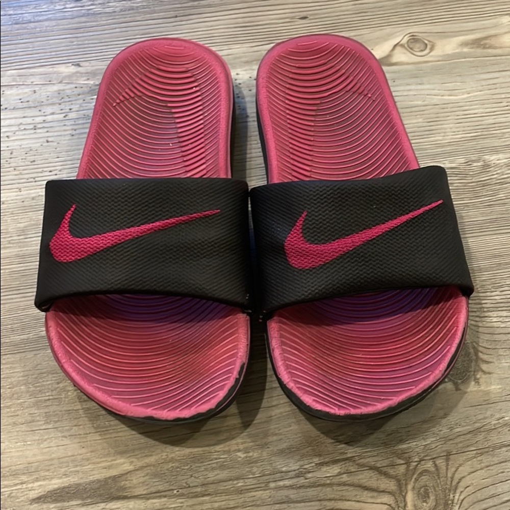 Girls Nike Slides Youth Size 1 Pink Black